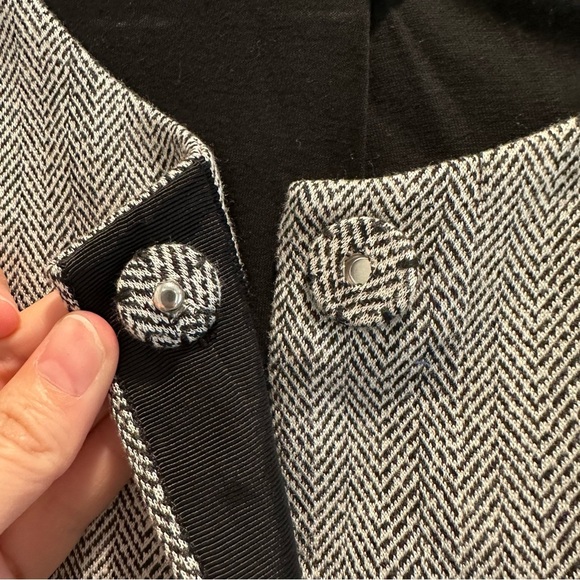 Avon Lane by Tuckernuck Darby Peplum Blazer - Picture 4 of 5